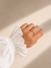 Cargar imagen en el visor de la galería, Anillo Uhain dorado
